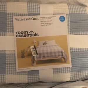 Room Essentials Light Blue and White Matelassé Quilt